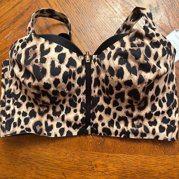 Victoria’s Secret Knockout Medium Support Long Line Front-close Sport Bra - Picture 3 of 5